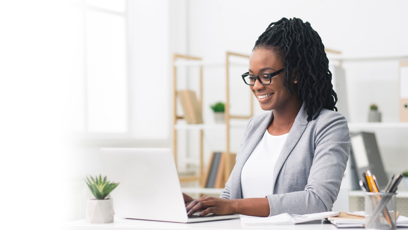 Image of a UMA student studying online as part of the health information management program.